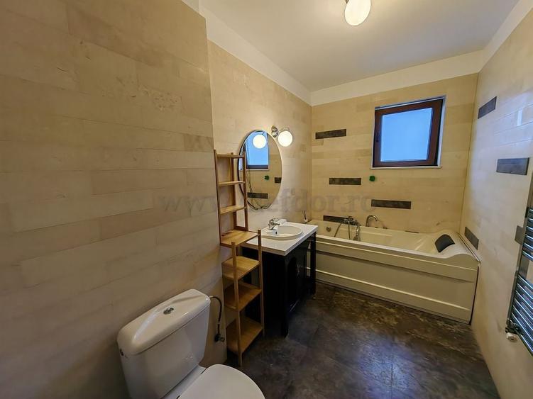 Apartament cu 4 camere decomandat, mobilat în Băneasa