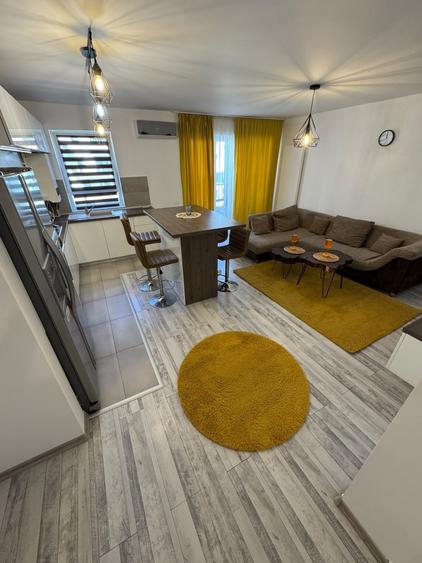 Apartament cu 2 camere semidecomandat, mobilat în Tomis Plus