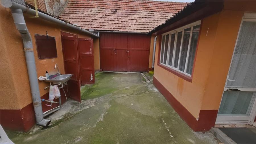 Casă individuală cu 4 camere cu Teren 400 Mp în Săliștea