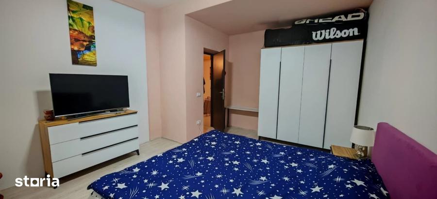 Apartament cu 4 camere decomandat, mobilat în Central