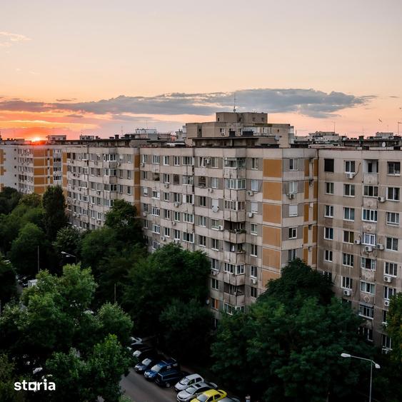 Apartament cu 3 camere semidecomandat în Rahova