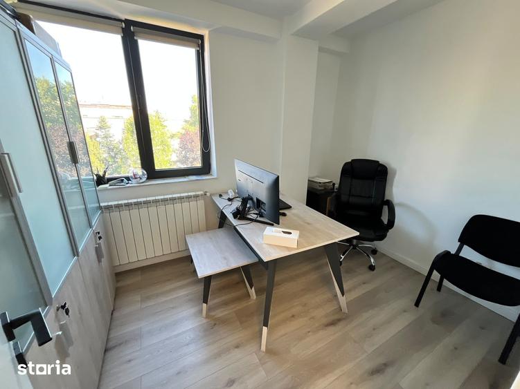 Spațiu comercial, de 897 mp, în Central