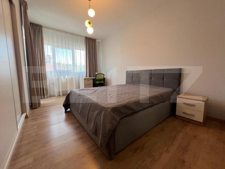 Apartament cu 3 camere decomandat, mobilat în Est