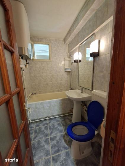 Apartament cu 3 camere semidecomandat, mobilat în Titan