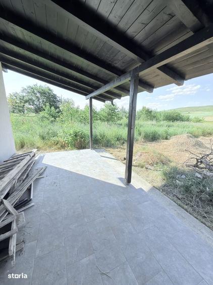 Casă cu 4 camere cu Teren 1300 Mp în Stăuceni
