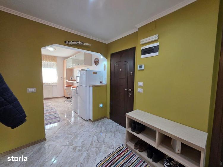 4 camere, zona Favorit, etaj intermediar, 2 balcoane, mobilat, utilat - 1