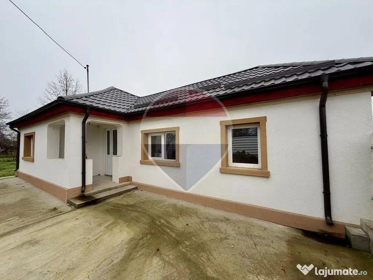 Casă cu 2 camere cu Teren 802 Mp în Jariștea