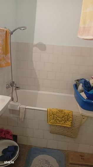 Apartament cu 3 camere decomandat în Calea București