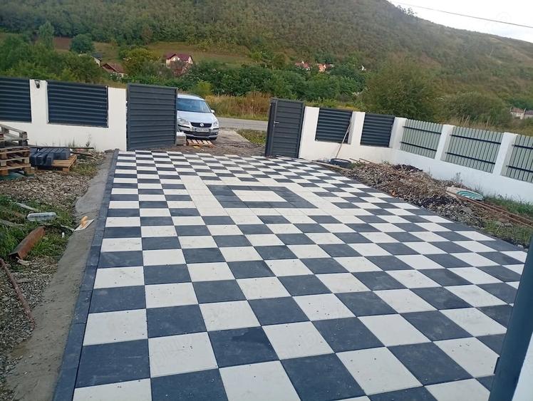 Casă cu Teren 1600 Mp în Central