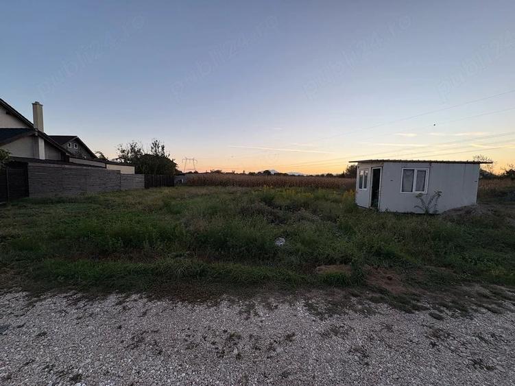 Teren de 500 mp, în Stupini