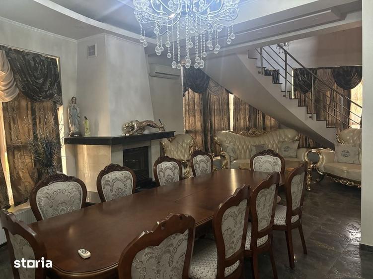 Casă cu 6 camere cu Teren 1000 Mp în Central