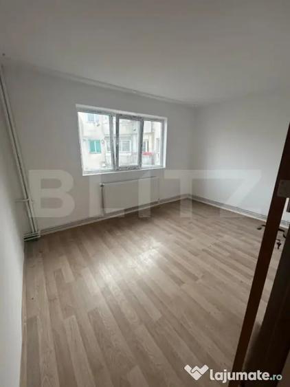 Apartament cu 2 camere semidecomandat în Micro 11