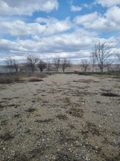 Teren de 1000 mp, în Vrancea