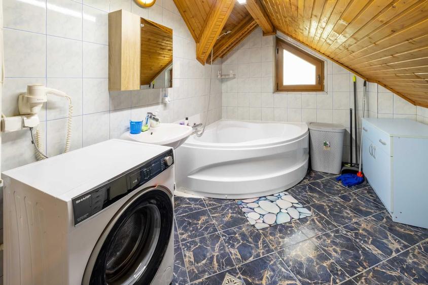 Casă cu 4 camere în Găvana