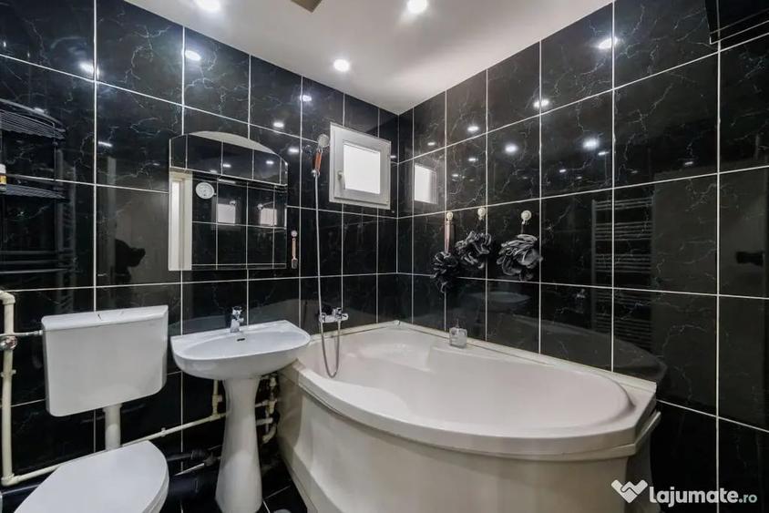 Apartament cu 3 camere decomandat în Prundu