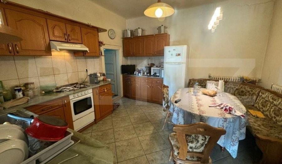 Casă cu 3 camere în Central