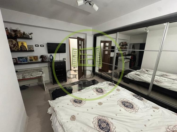 Apartament cu 3 camere semidecomandat, mobilat în Calea Severinului