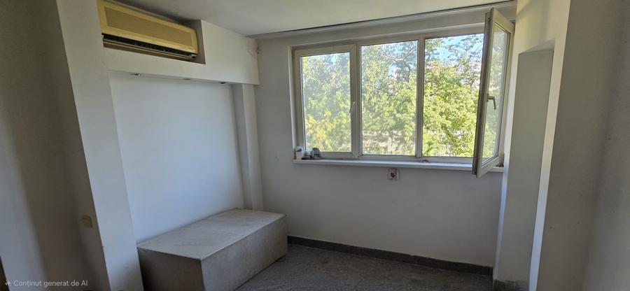 Apartament cu 4 camere semidecomandat în Drumul Taberei