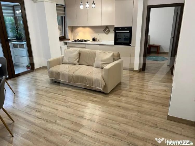 Apartament cu 2 camere semidecomandat în Valea Adâncă
