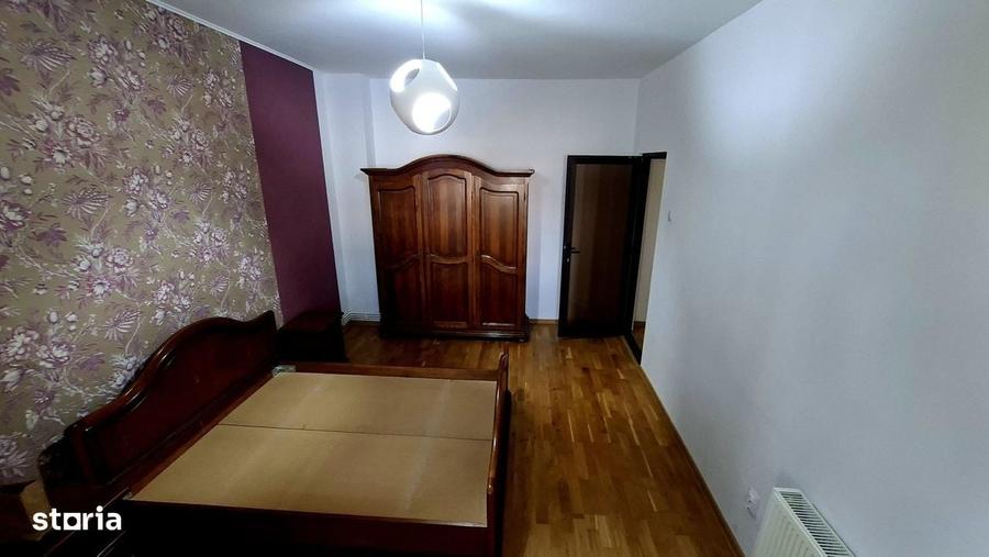 Apartament cu 3 camere decomandat în Trivale