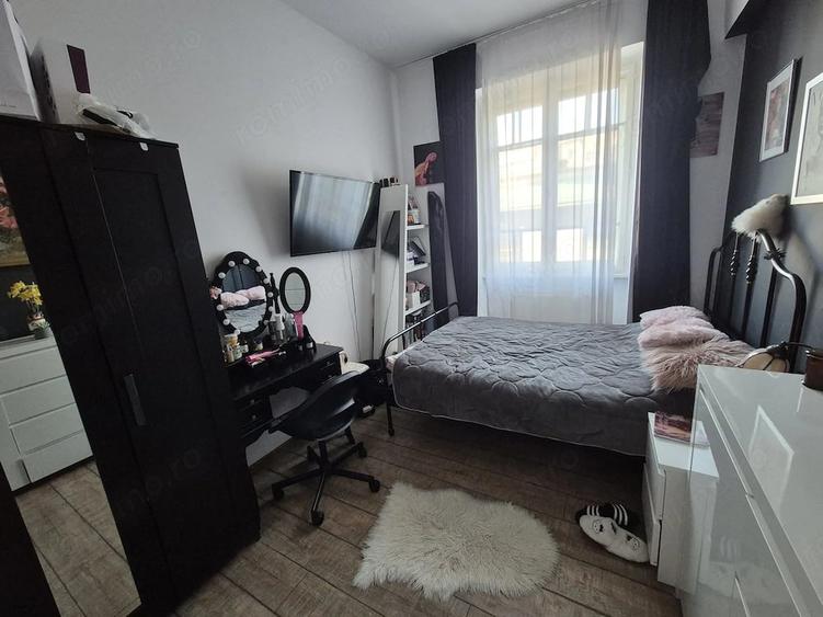 Apartament cu 5 camere decomandat în Central