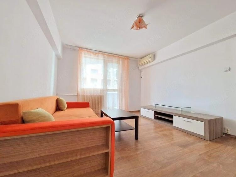 Apartament cu 2 camere semidecomandat în Calea Victoriei