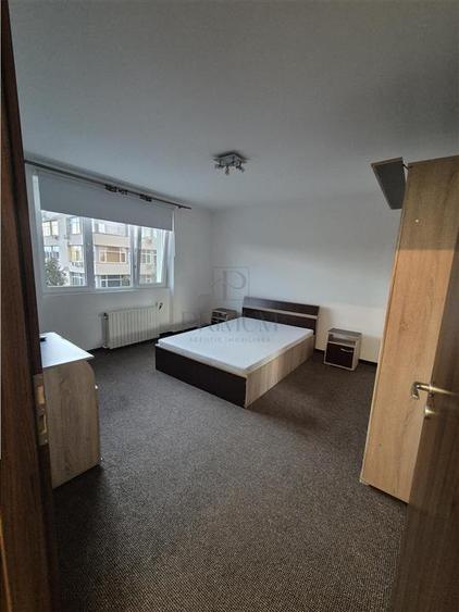 Apartament cu 2 camere decomandat, mobilat în Complex Studențesc
