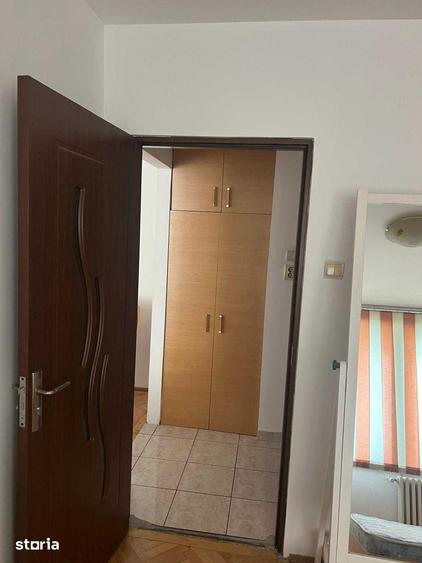 Apartament cu 2 camere semidecomandat în Tei