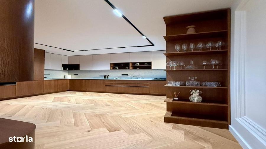Apartament cu 4 camere în Central