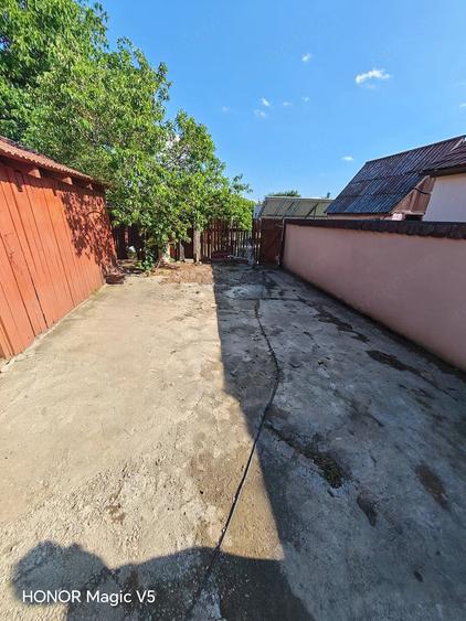 Casă cu Teren 790 Mp în Ghiroda