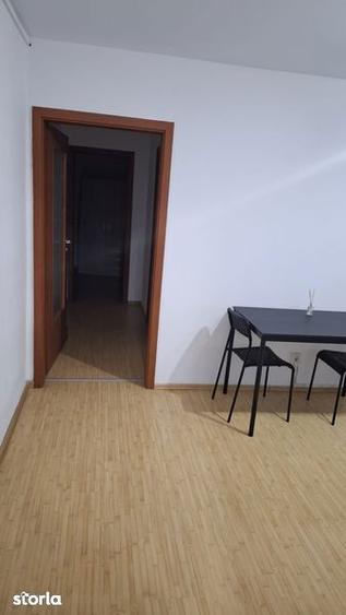 Apartament cu 3 camere semidecomandat, mobilat în Spitalul Județean