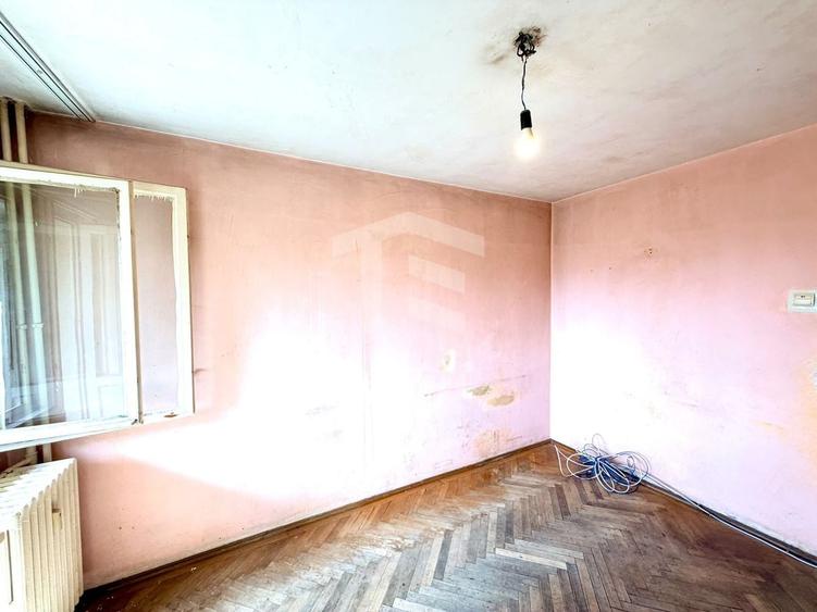 Apartament cu 3 camere semidecomandat în Titan