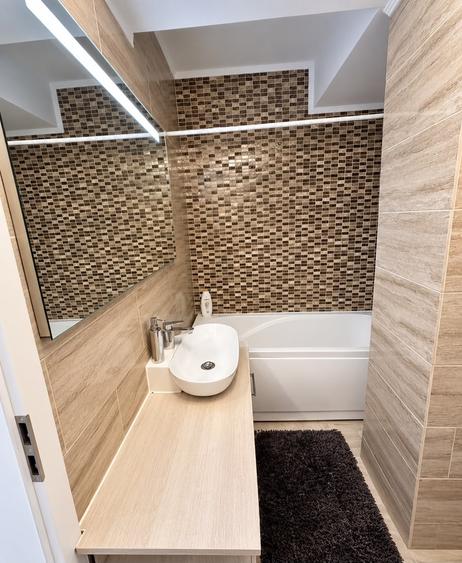 Apartament cu 3 camere în Aurel Vlaicu