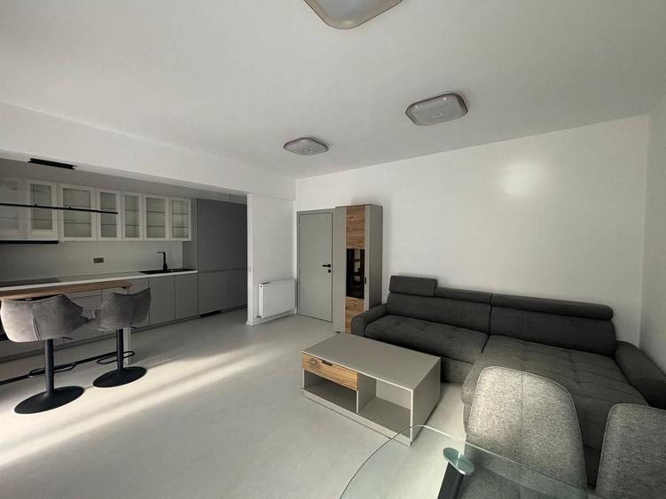 Apartament cu 2 camere semidecomandat, mobilat în Unirii