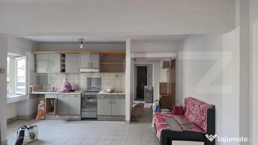 Apartament cu 3 camere decomandat în Ultracentral