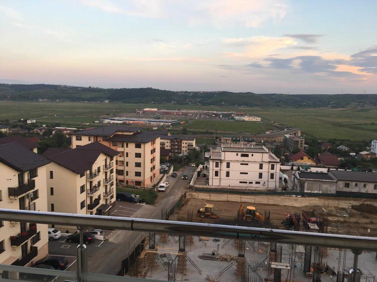 Apartament cu 3 camere semidecomandat în Valea Lupului