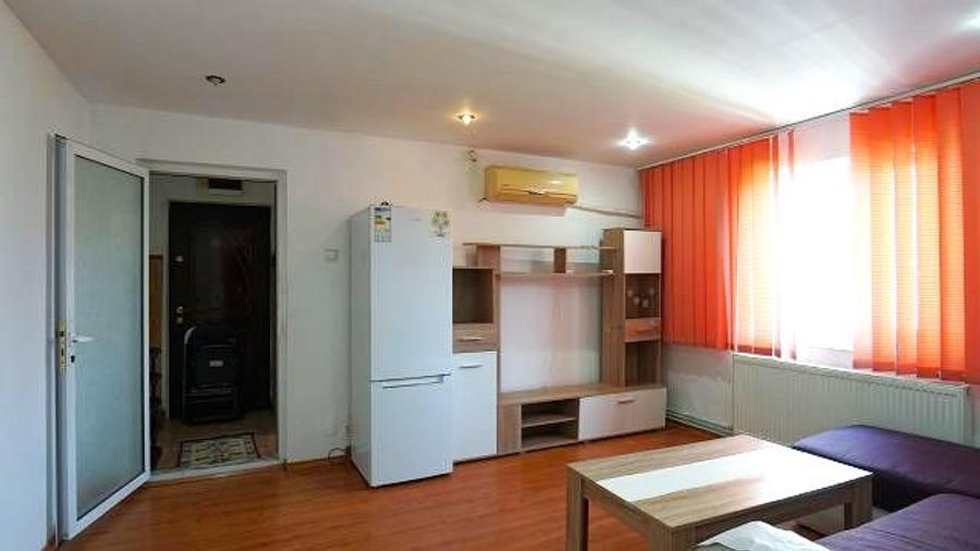 Apartament cu 2 camere semidecomandat în Micro 6