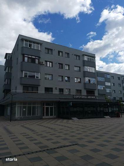 Apartament cu 4 camere decomandat în Fărcășești