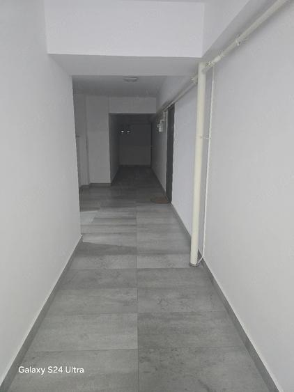 Apartament cu 3 camere decomandat în Fundeni