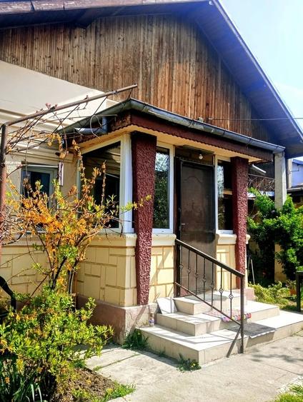 Casă cu 3 camere cu Teren 390 Mp în Jiului