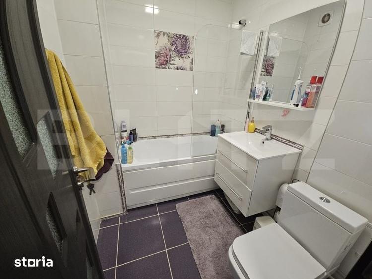 Apartament cu 3 camere în Podu Roș