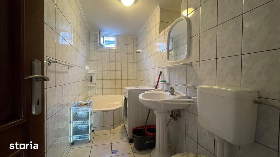 Casă cu 4 camere cu Teren 370 Mp în Central