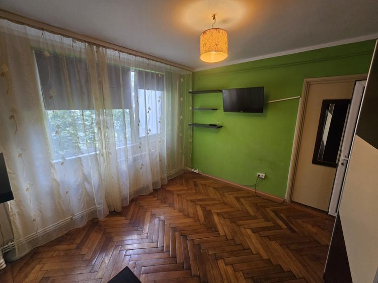 Apartament cu 2 camere semidecomandat în Sârbi