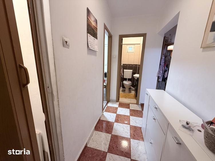 Apartament cu 3 camere decomandat în Drumul Taberei — fotografia 2