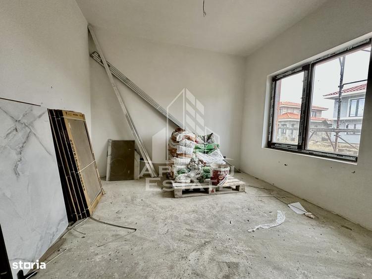 Casă cu 4 camere în Central