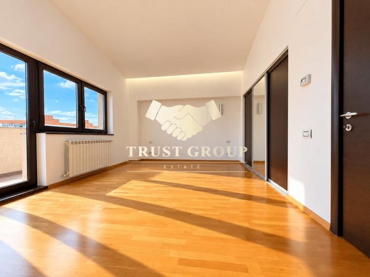 Apartament cu 3 camere decomandat, mobilat în Ultracentral