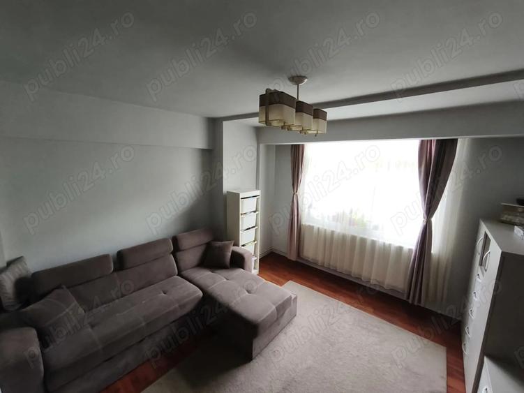 Apartament cu 3 camere semidecomandat în Micro 16