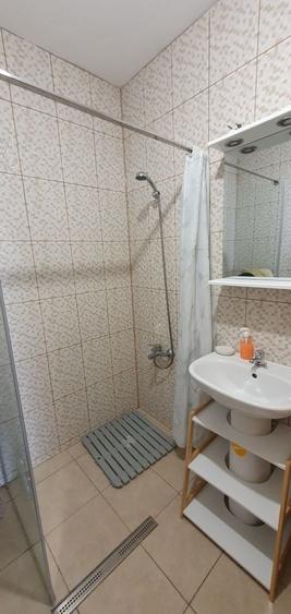 Apartament cu 2 camere decomandat în Lazaret