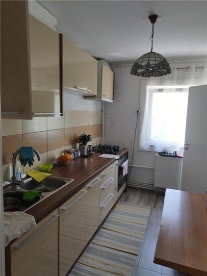 Apartament cu 3 camere semidecomandat în Șagului