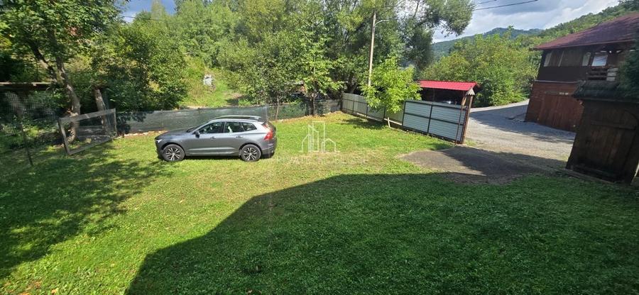 Casă individuală cu 5 camere cu Canalizare în Central